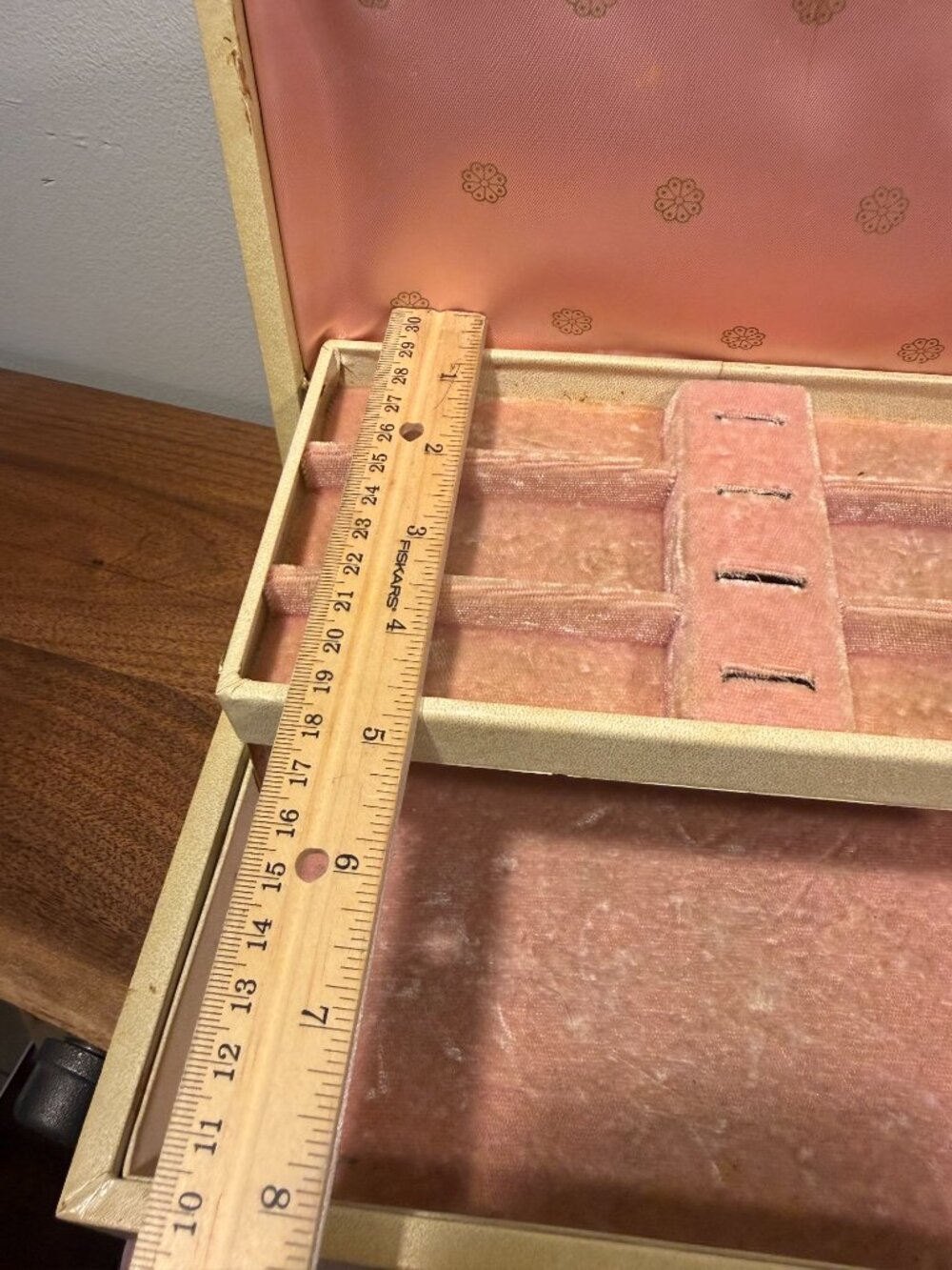 Vintage Mele Ivory Colored Jewelry Box Gold Filagree Trim See Photos For Flaws - Picture 5 of 10